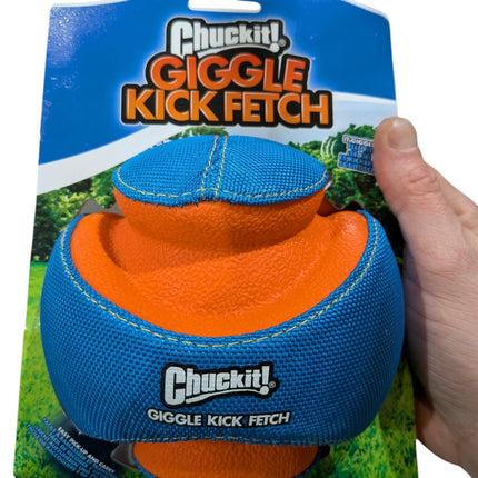 Chuckit Giggle Kick Fetch - unik boll med roligt "fniss"-ljud