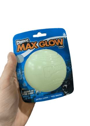 Chuckit Max Glow Ball Glow In The Dark - Lysande, nästan oförstörbar boll - olika storlekar