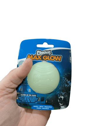 Chuckit Max Glow Ball Glow In The Dark - Lysande, nästan oförstörbar boll - olika storlekar