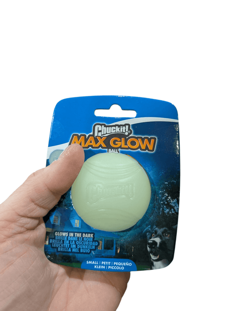 Chuckit Max Glow Ball Glow In The Dark - Lysande, nästan oförstörbar boll - olika storlekar